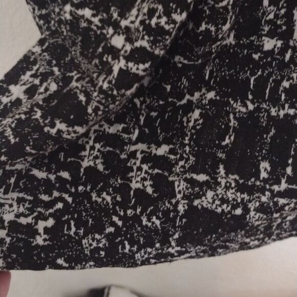 Maggy London Black White Hatched - Picture 9 of 9